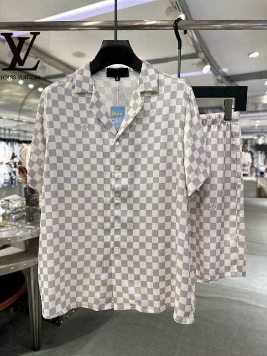 Picture of LV Shirt Pant Suits _SKULVM-3XL24cr1223089
